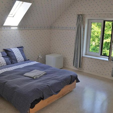 Suite Familiale Avec 2 Chambres Dans Une Villa - Quartier Vert Et Boise - 5 Kms De Namur Exterior foto