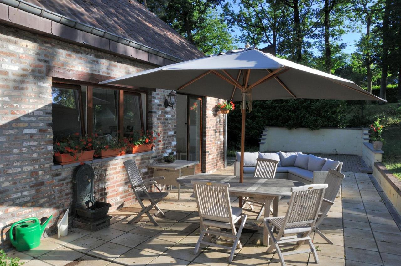Suite Familiale Avec 2 Chambres Dans Une Villa - Quartier Vert Et Boise - 5 Kms De Namur Exterior foto