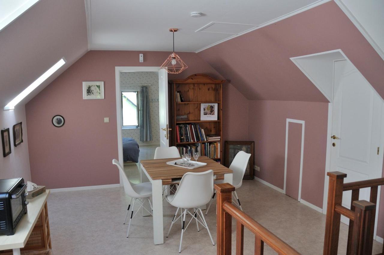 Suite Familiale Avec 2 Chambres Dans Une Villa - Quartier Vert Et Boise - 5 Kms De Namur Exterior foto