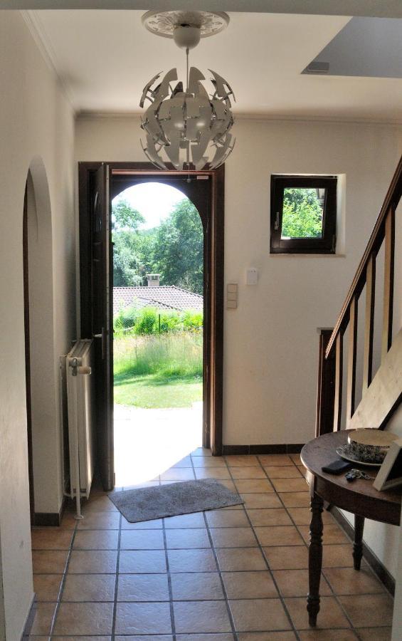 Suite Familiale Avec 2 Chambres Dans Une Villa - Quartier Vert Et Boise - 5 Kms De Namur Exterior foto