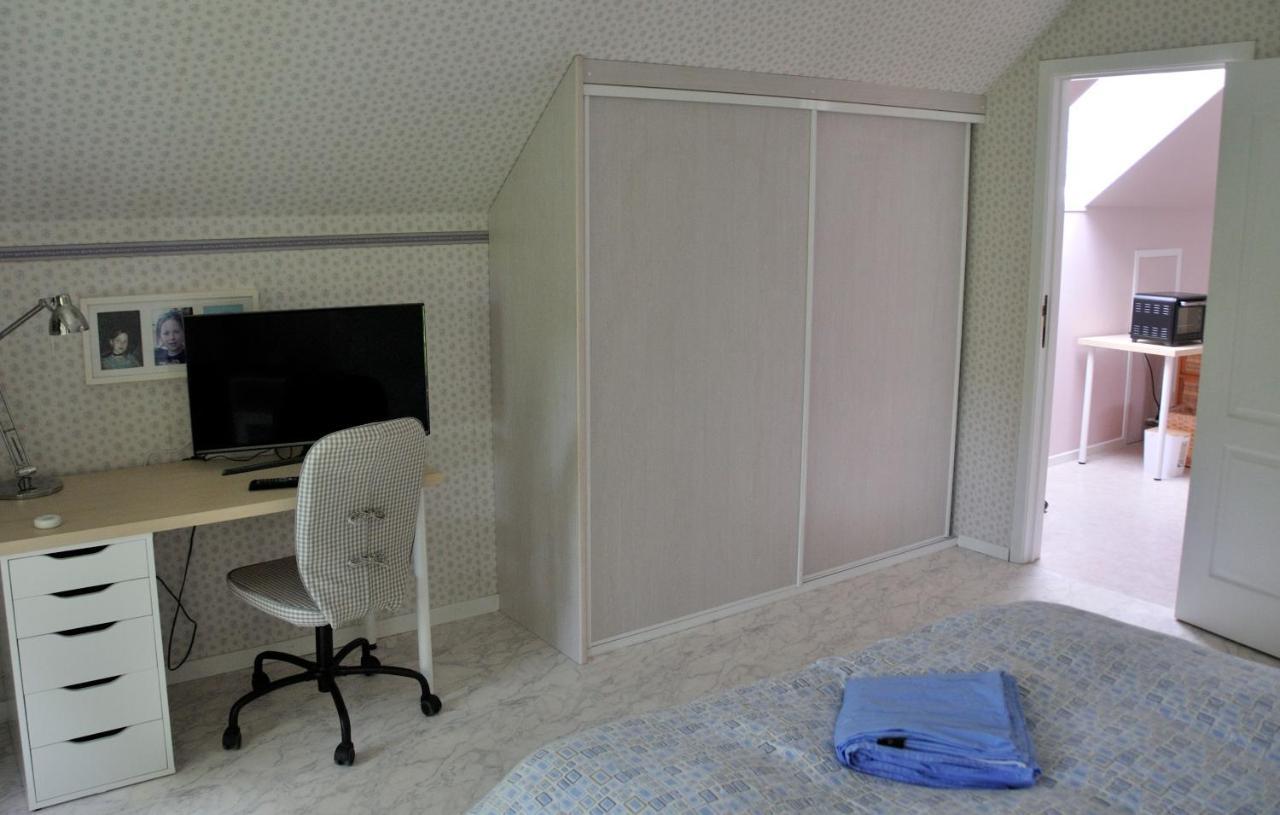 Suite Familiale Avec 2 Chambres Dans Une Villa - Quartier Vert Et Boise - 5 Kms De Namur Exterior foto