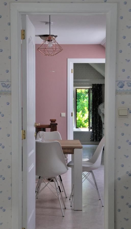 Suite Familiale Avec 2 Chambres Dans Une Villa - Quartier Vert Et Boise - 5 Kms De Namur Exterior foto